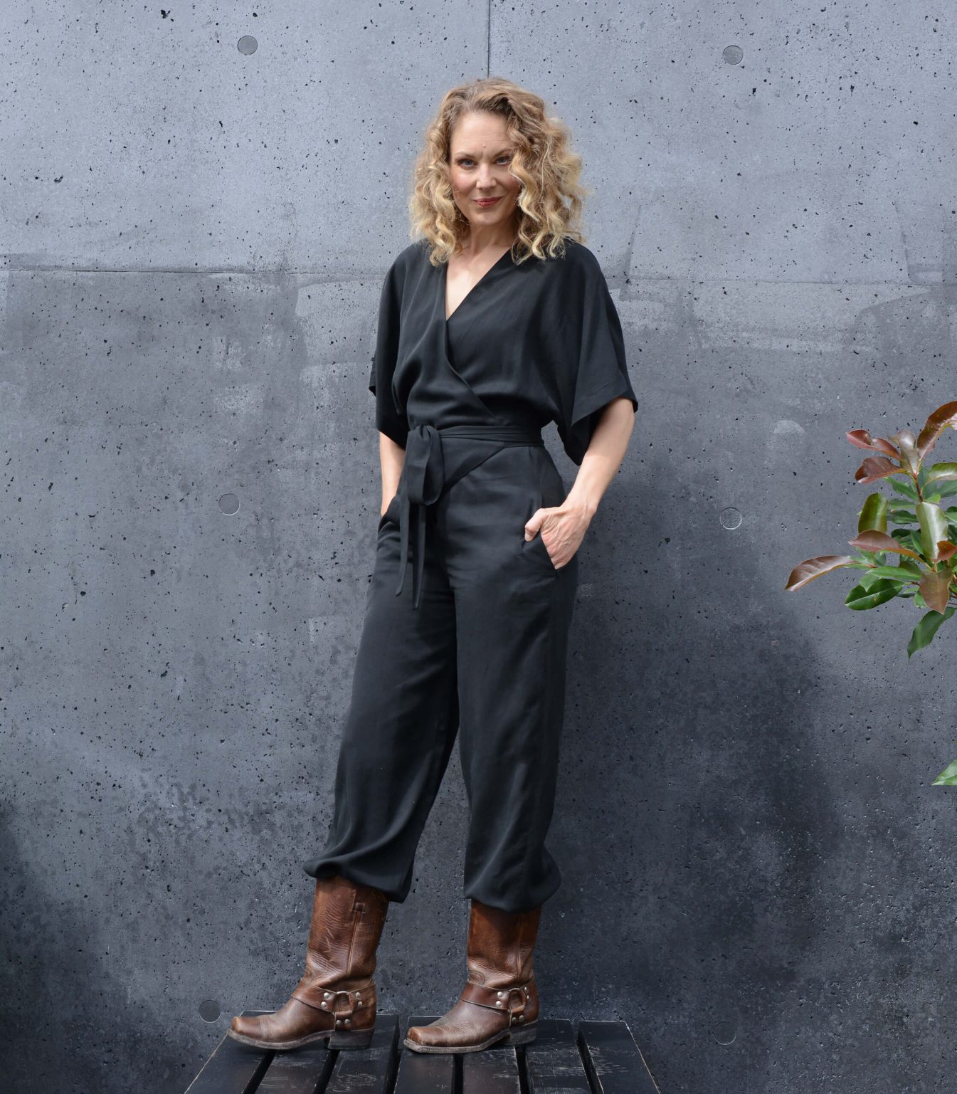 Tessa Mittelstaedt in RAU Berlin Jumpsuit black