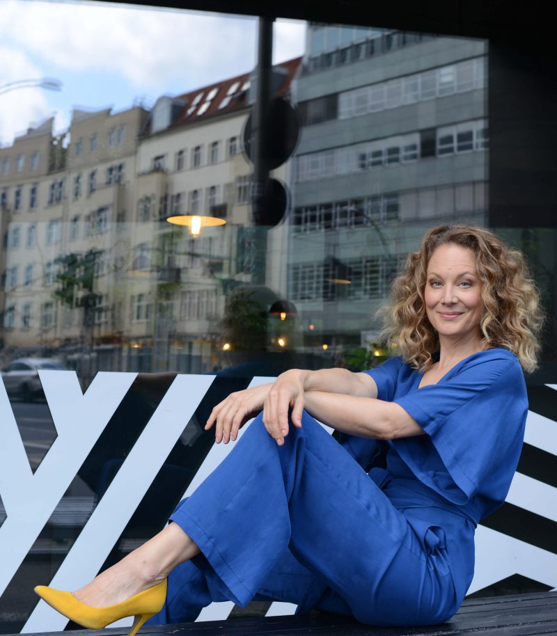 Tessa Mittelstaedt in RAU Berlin Jumpsuit blue