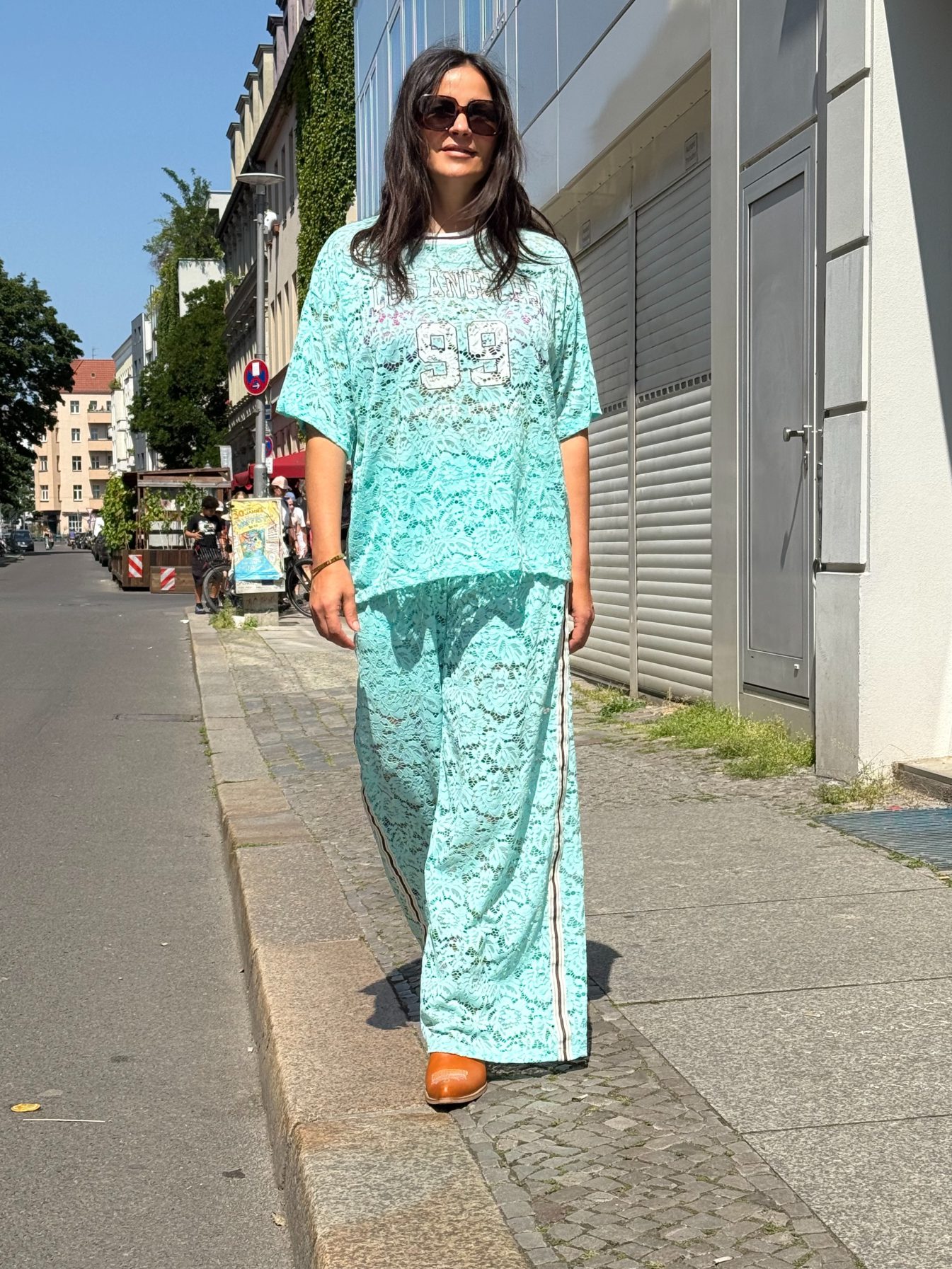 Jogger mit Taschen aus Spitze – Bild 3