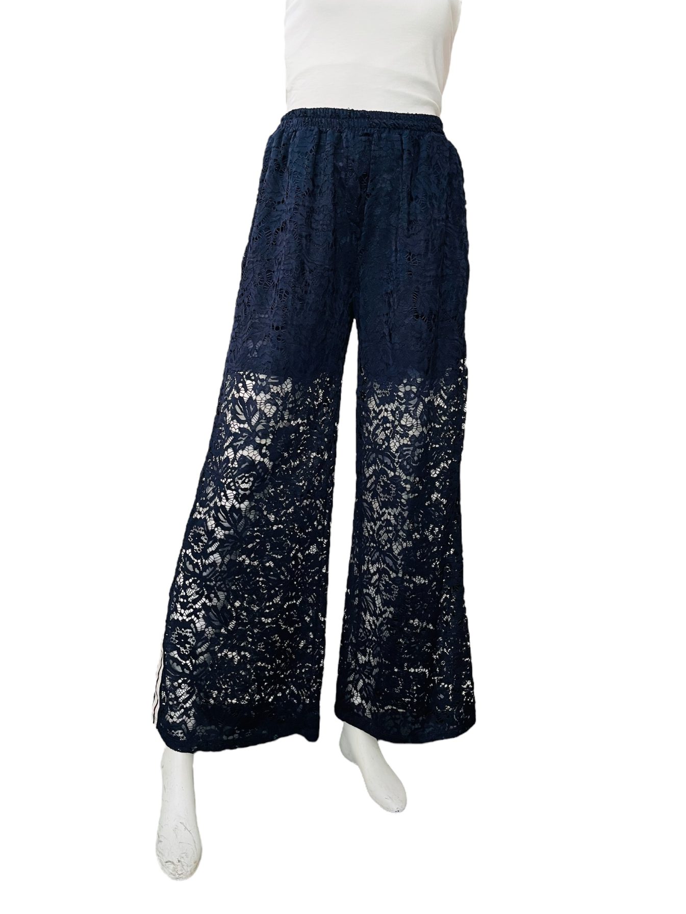 Jogger mit Taschen aus Spitze – Bild 5