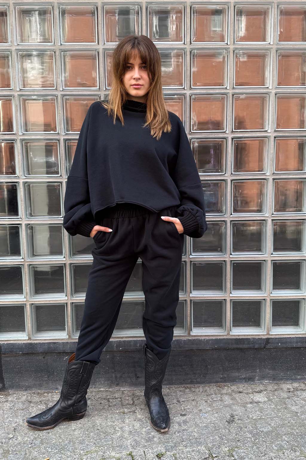 RAU Berlin sweatshirt mit strickbuendchen 01 uai