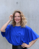 Produkte 27 rau berlin fledermaustop royal blau 02 uai