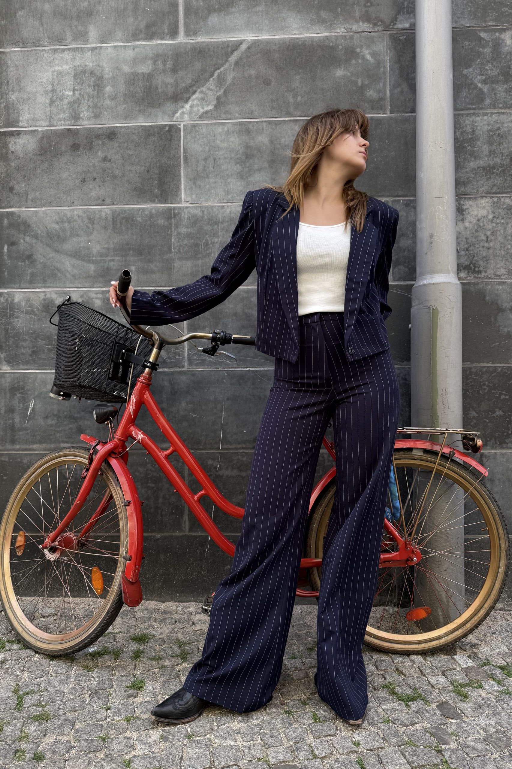 rau berlin high waisted marlene schlaghose anzug blazer cropped nadelstreifen 1 uai