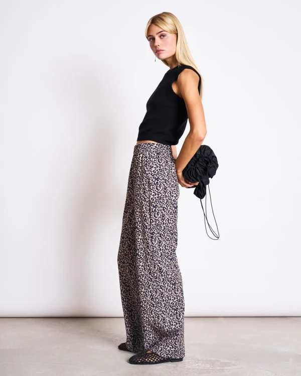 JNJ SOBY leo print rau berlin boutique 02