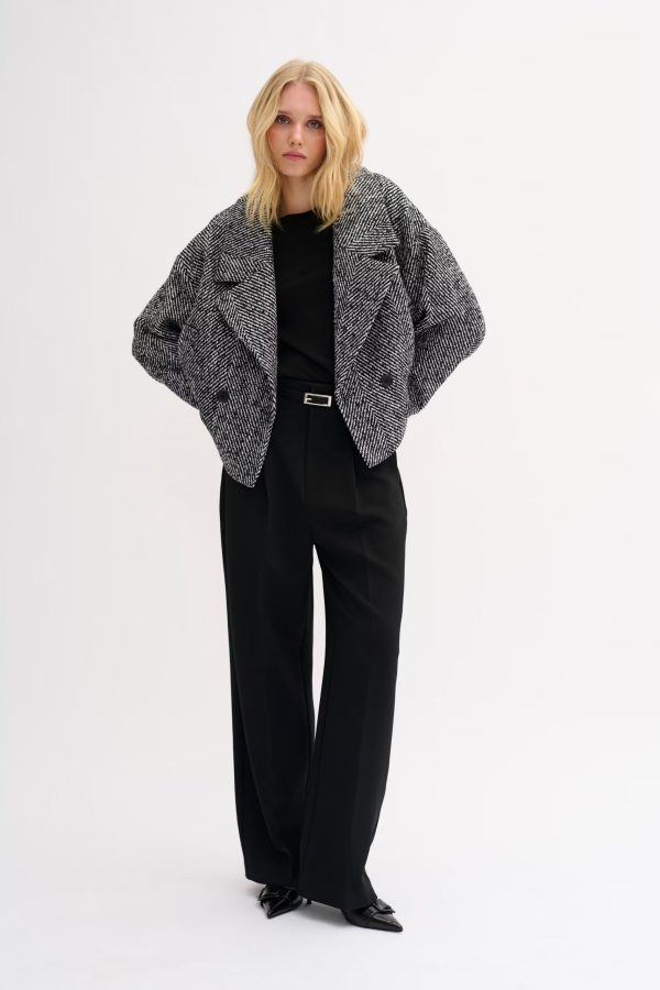 Jacke mit breitem Kragen 2 mew MaggieMW jacke rau berlin boutique 02 scaled