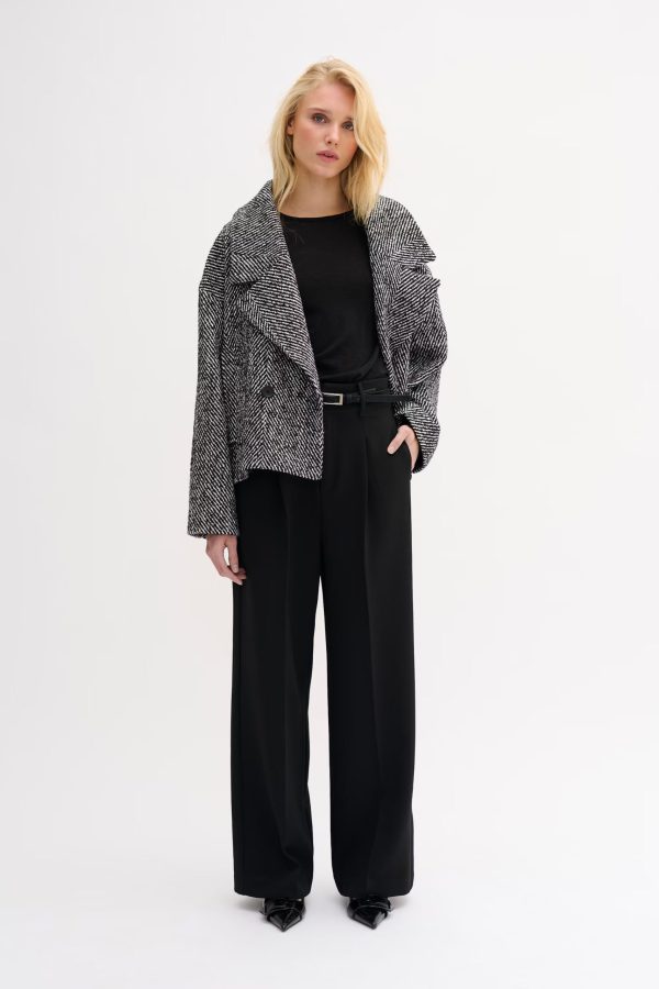 Jacke mit breitem Kragen 6 mew MaggieMW jacke rau berlin boutique 06 scaled