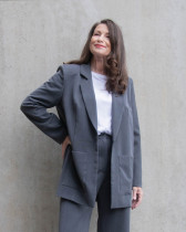 Produkte 10 Grauer Blazer im Boyfriendstyle von RAU Berlin.