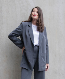 Produkte 55 Grauer Blazer im Boyfriendstyle von RAU Berlin.