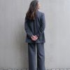 Anzug grau Blazer Boyfriendstyle und Marlene RAU Berlin.
