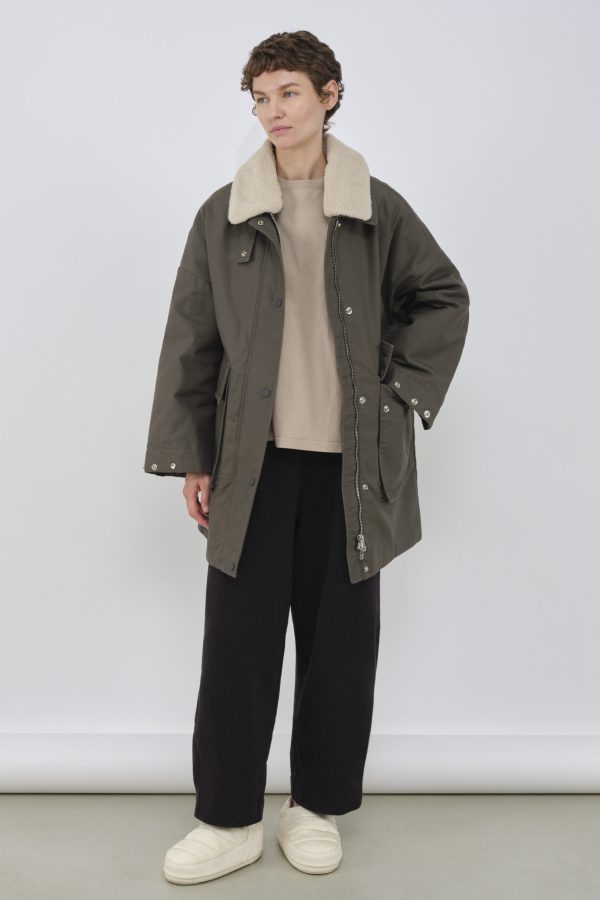 Maine Jacket - Nachhaltige vegane Winterjacke Damen - Embassy 4 embassy Maine Jacket black Olive rau berlin boutique 02