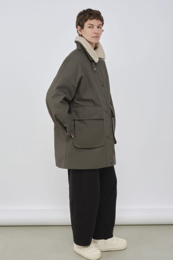 Maine Jacket - Nachhaltige vegane Winterjacke Damen - Embassy 6 embassy Maine Jacket black Olive rau berlin boutique 04