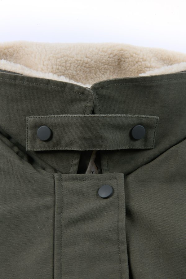 Maine Jacket - Nachhaltige vegane Winterjacke Damen - Embassy 8 embassy Maine Jacket black Olive rau berlin boutique 06