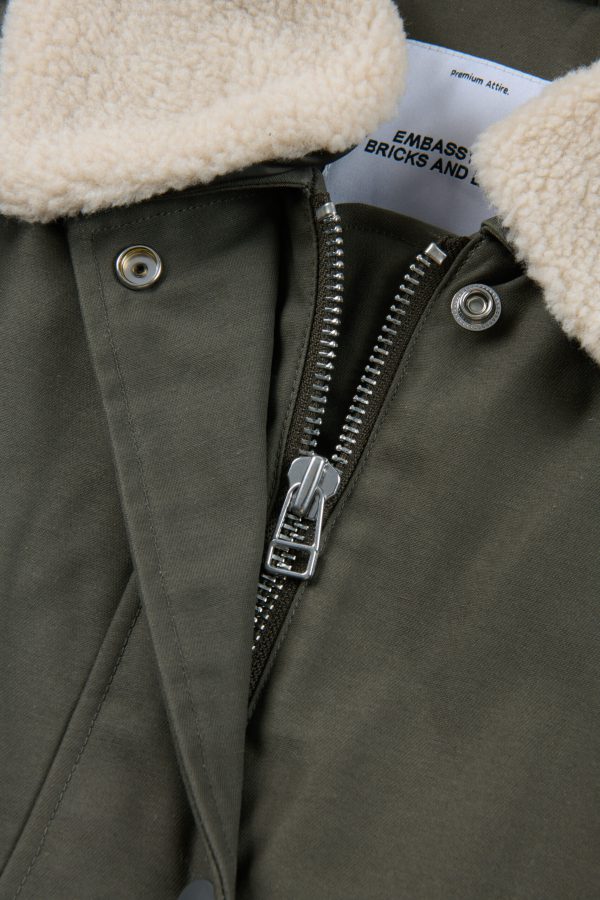 Maine Jacket - Nachhaltige vegane Winterjacke Damen - Embassy 10 embassy Maine Jacket black Olive rau berlin boutique 08