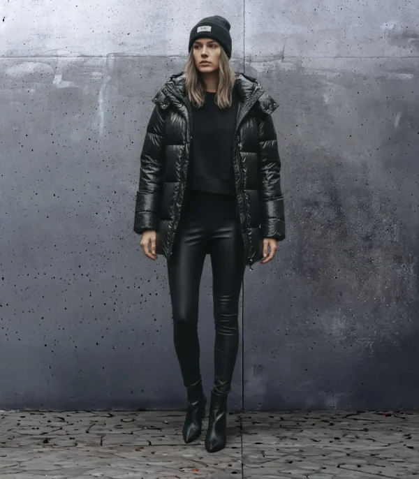 Cozy Puffer Coat mit Kapuze 2 Schwarzer Parka mit Kaputze