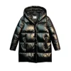 Schwarzer Parka mit Kaputze