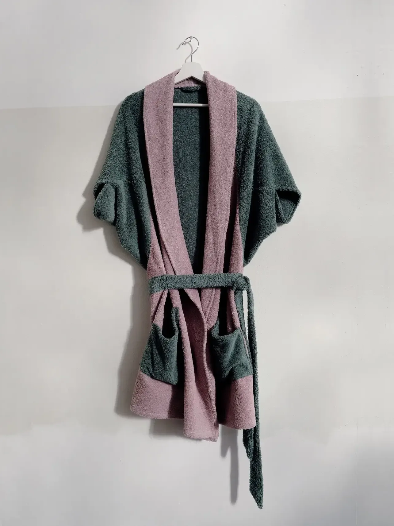 bademantel 8am short lila gruen 01 uai