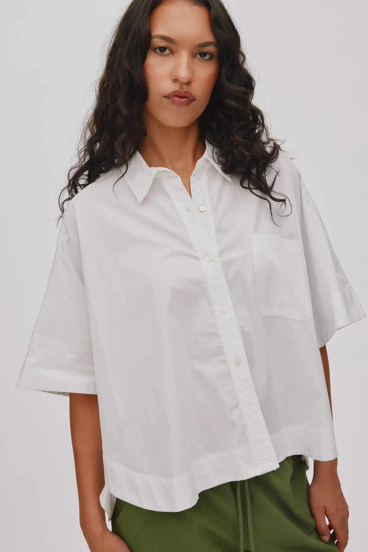 Berte Poplin curved hem shirt 1 20250903 Rabenssaloner4143