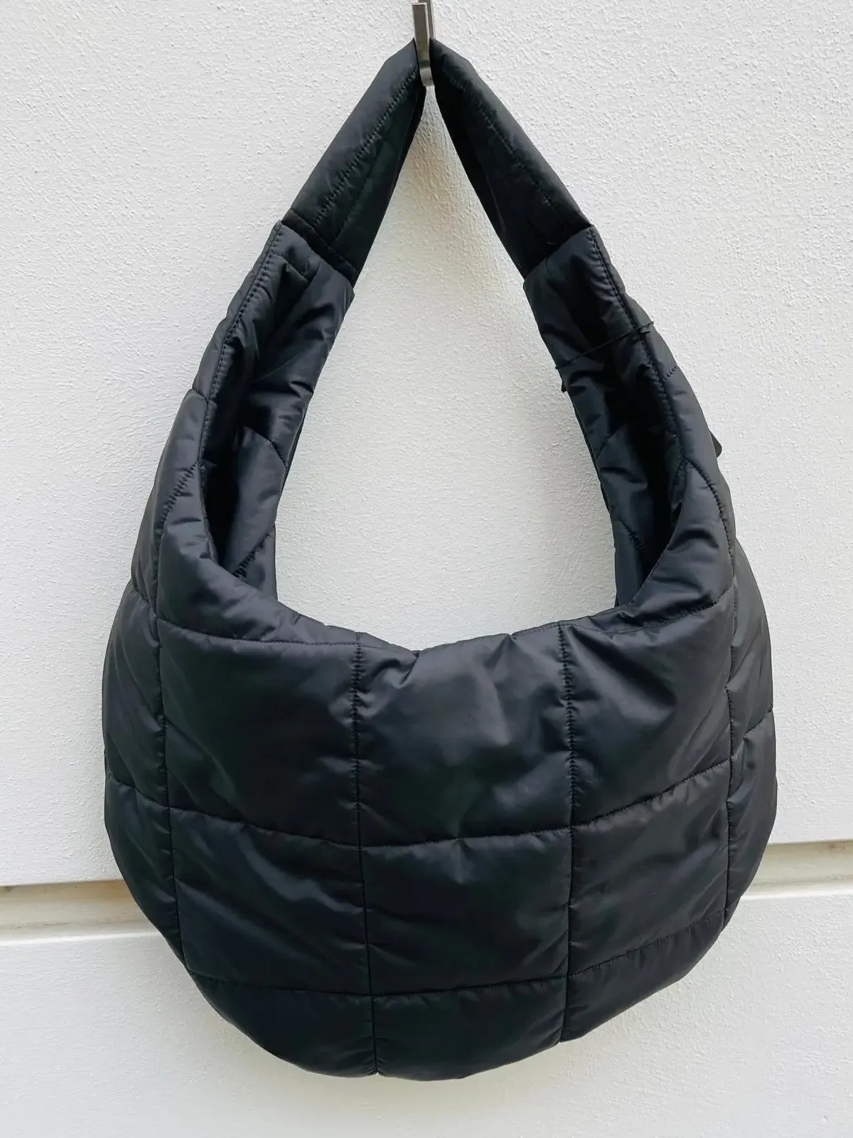 RAU Berlin Tasche Moon Puffer black