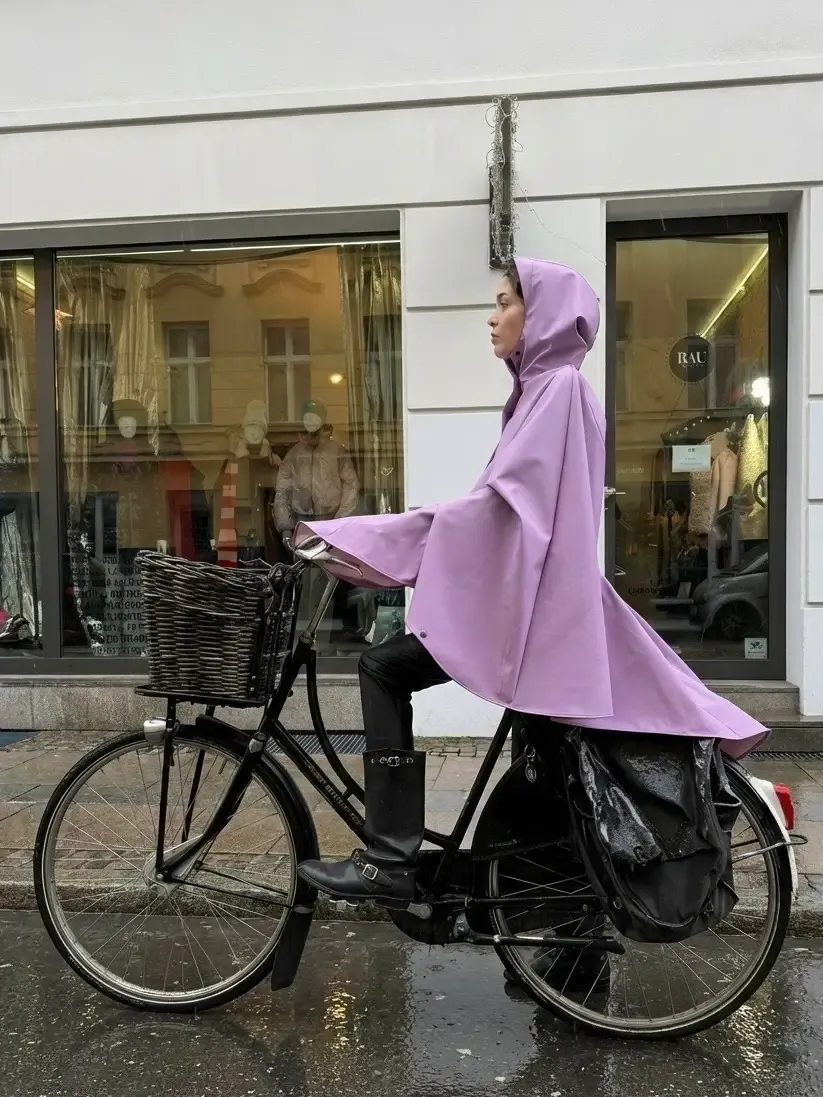 Regencape für den Alltag und das Fahrrad 10 Regencape für jeden Alltag