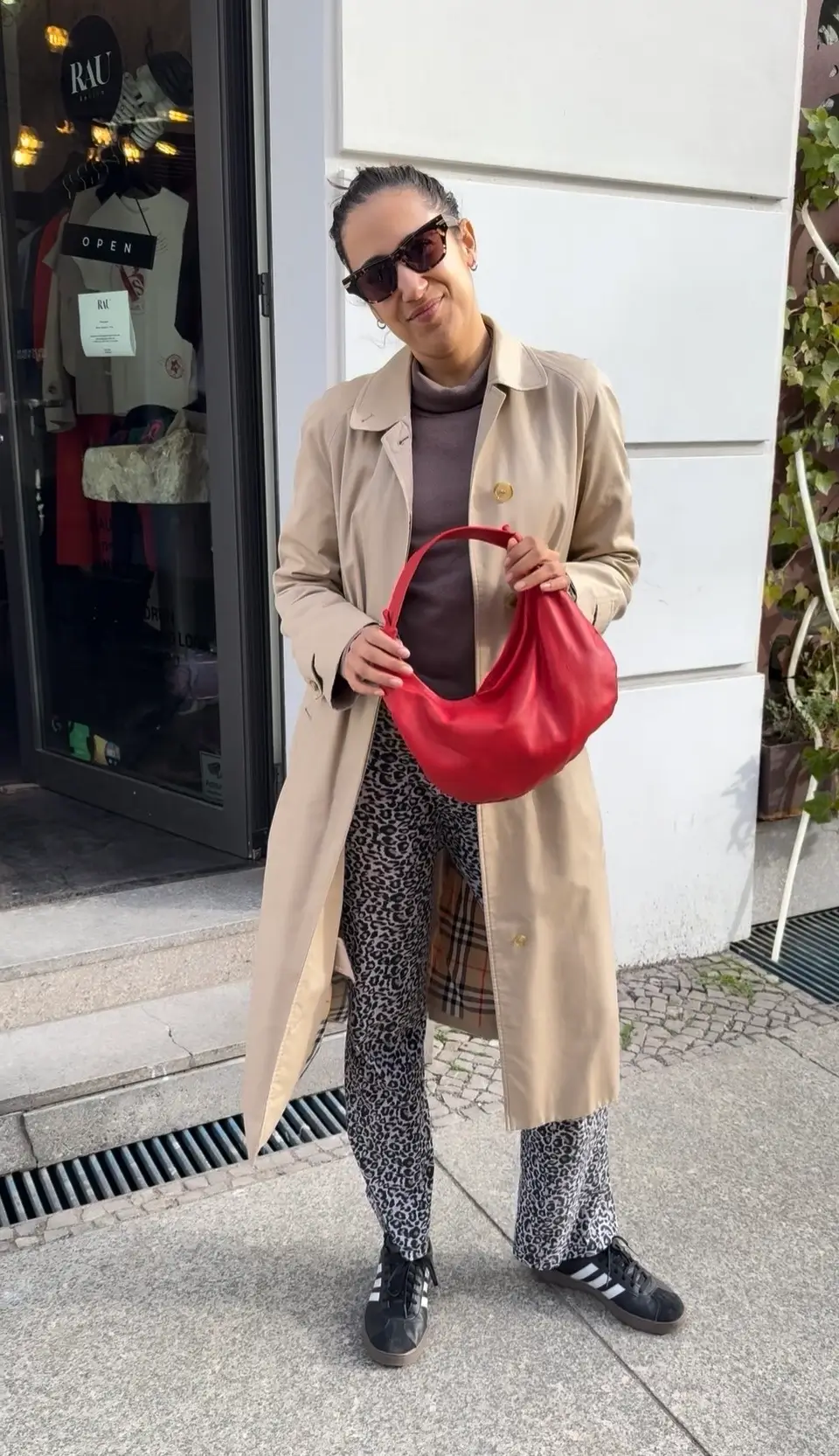 Moon Bag MINI aus Leder - RAU Berlin 2 Moon Bag Leder Rau Berlin Handtasche Damen