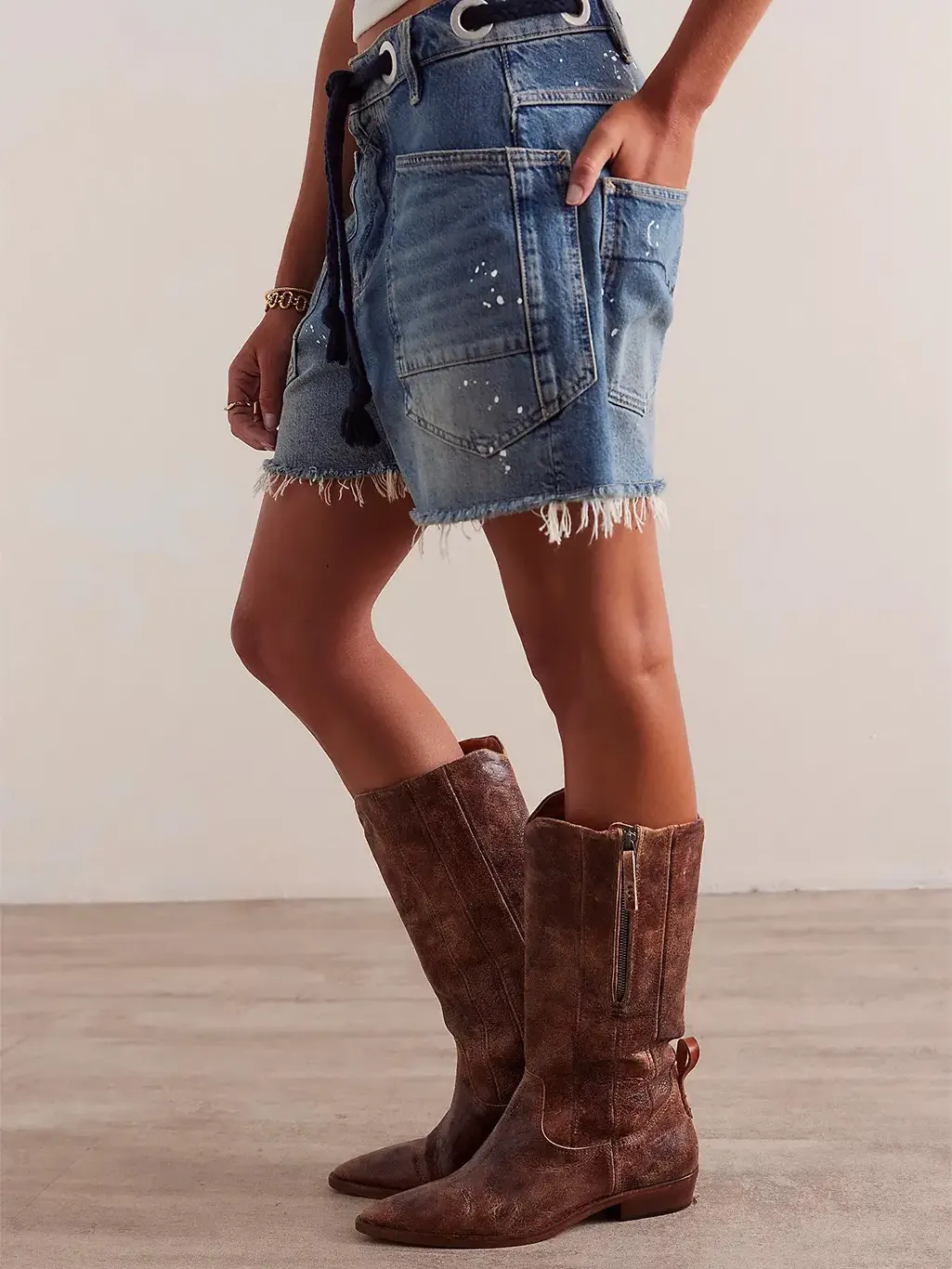 Moxie Barrel Jeans Shorts – Slouchy Denim Cut-Off Free People 8 free people moxie shorts timeless blue 03 uai