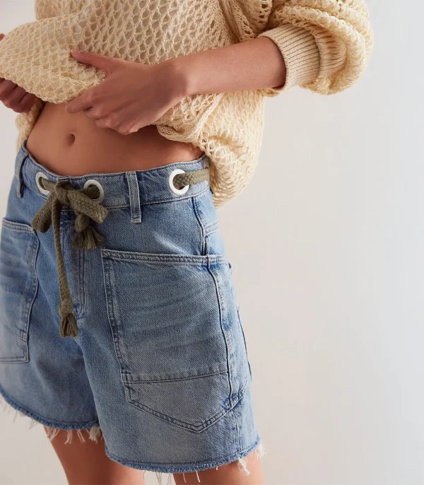 Moxie Barrel Jeans Shorts – Slouchy Denim Cut-Off Free People 1 free people moxie shorts truest blue 01