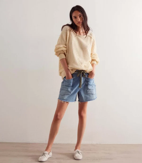 Moxie Barrel Jeans Shorts – Slouchy Denim Cut-Off Free People 3 free people moxie shorts truest blue 02