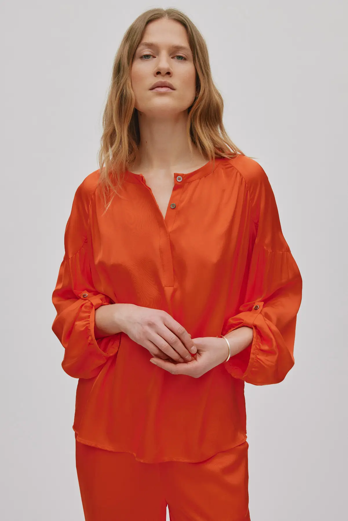 Klassisches Bluse mit lockerer Passform 3 Contrast lace shirt Lissy Deep mandarin 5