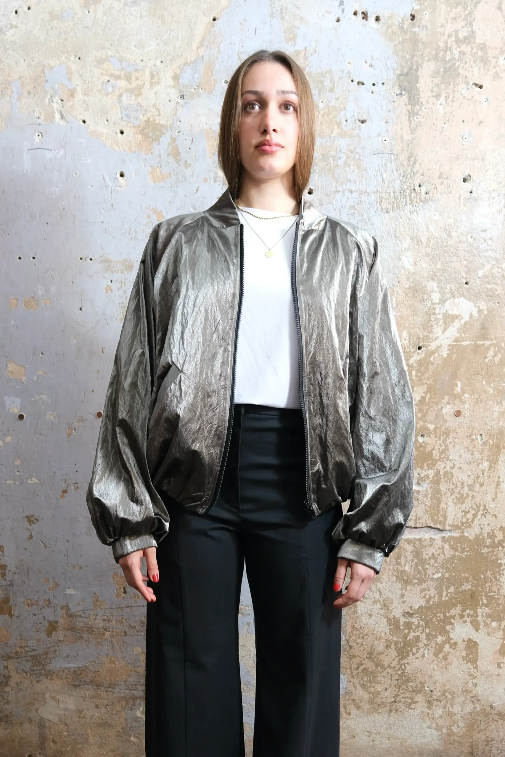 Blouson aus dünnem veganem Leder Bronze 3 DSCF1548 scaled