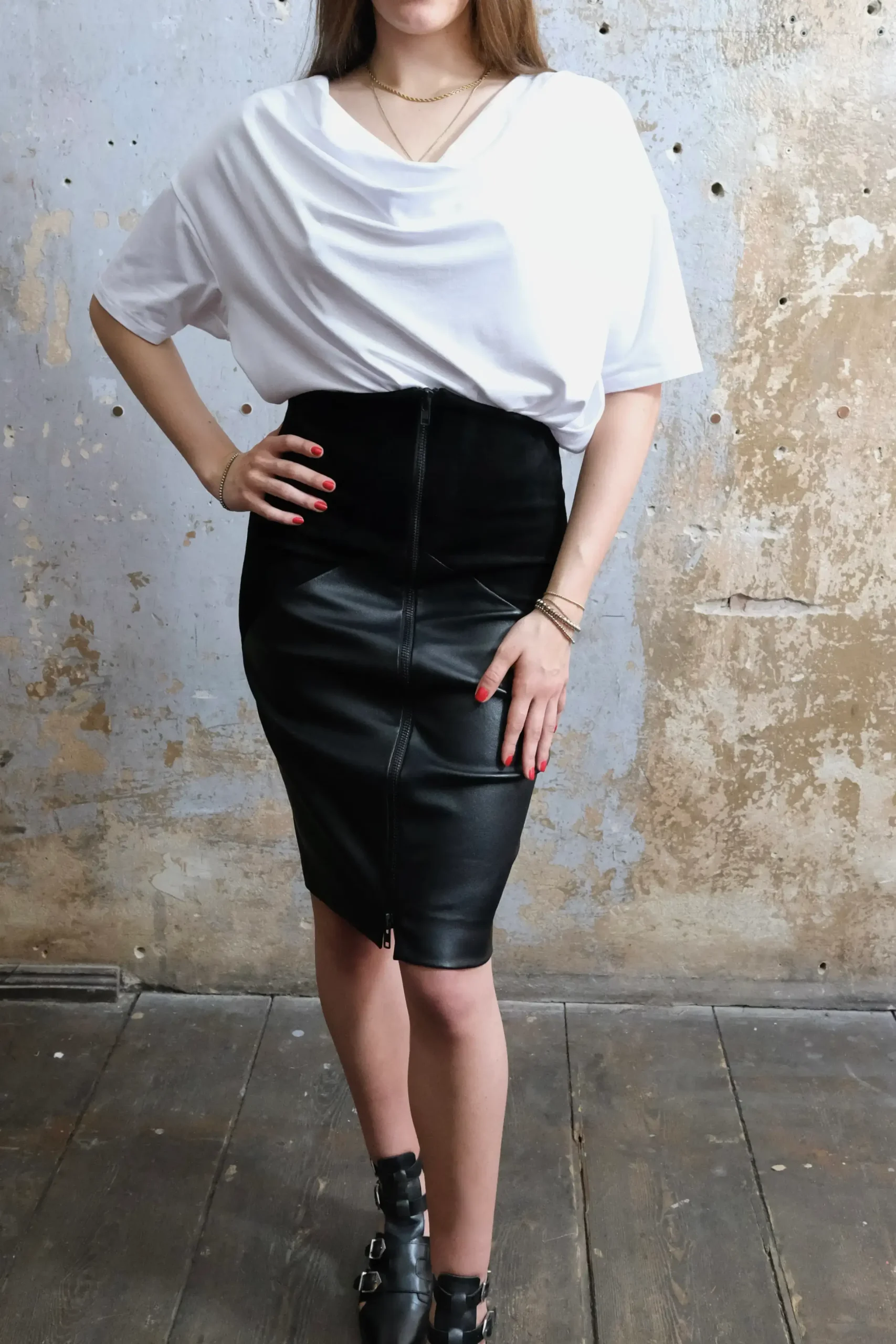 Pencil-Skirt aus feinstem Stretchleder – High Waist RAU Berlin 7 DSCF1643 scaled