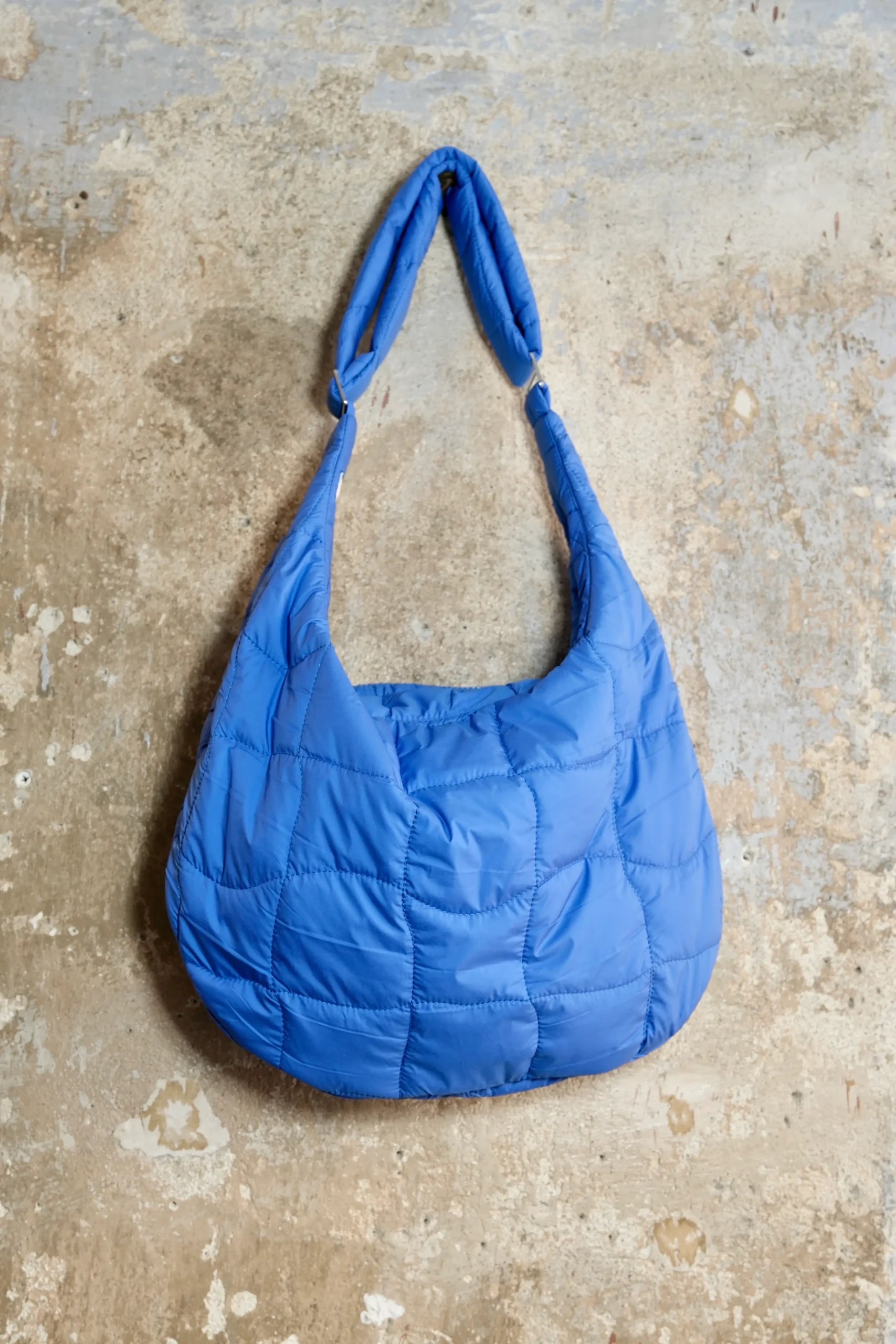 Moon Bag Midi mit verstellbarem Gurt 5 DSCF2500 scaled
