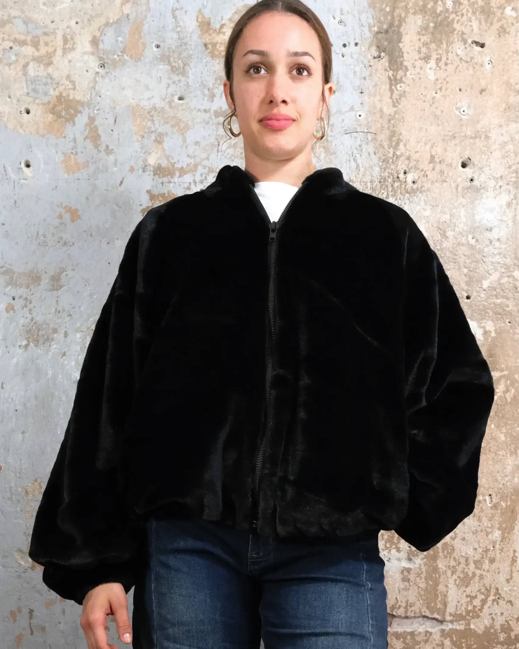 RAU Berlin Blouson aus Kuschelfell 7 DSCF3309 scaled uai