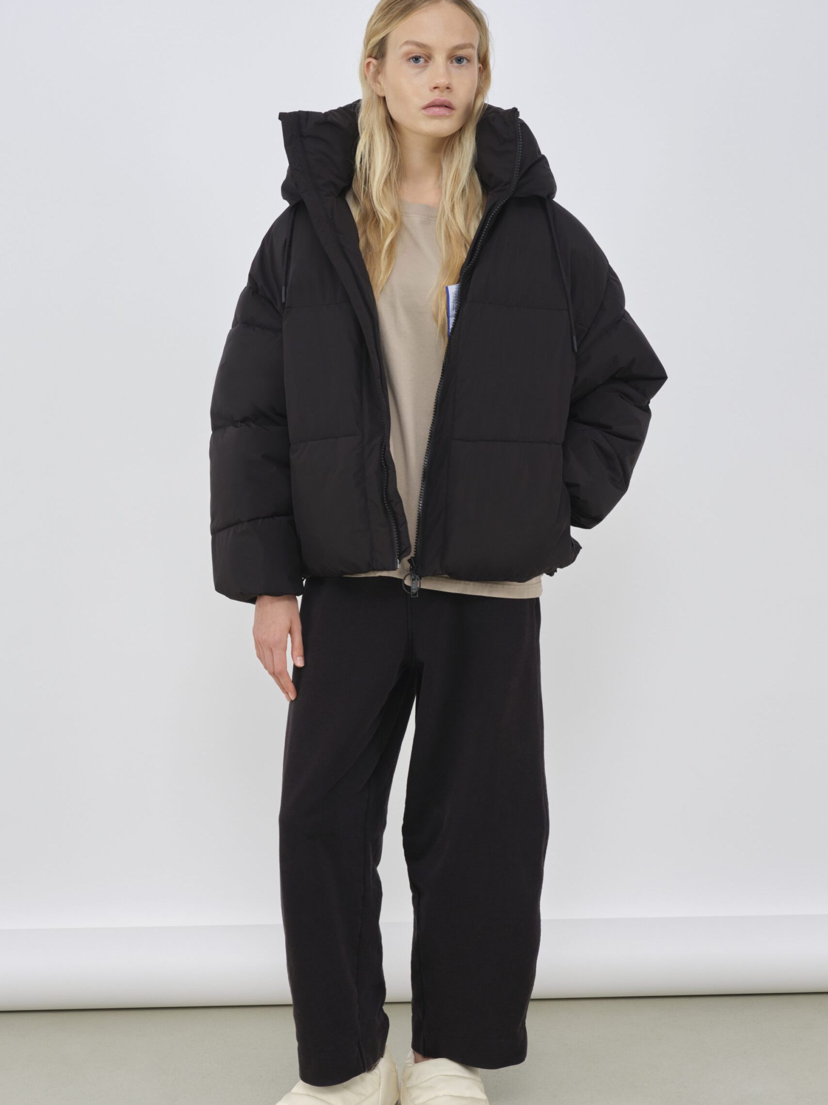 Zonza Puffer Jacket schwarz 5 253 Zonza Puffer Jacket Black 015 scaled 1 uai