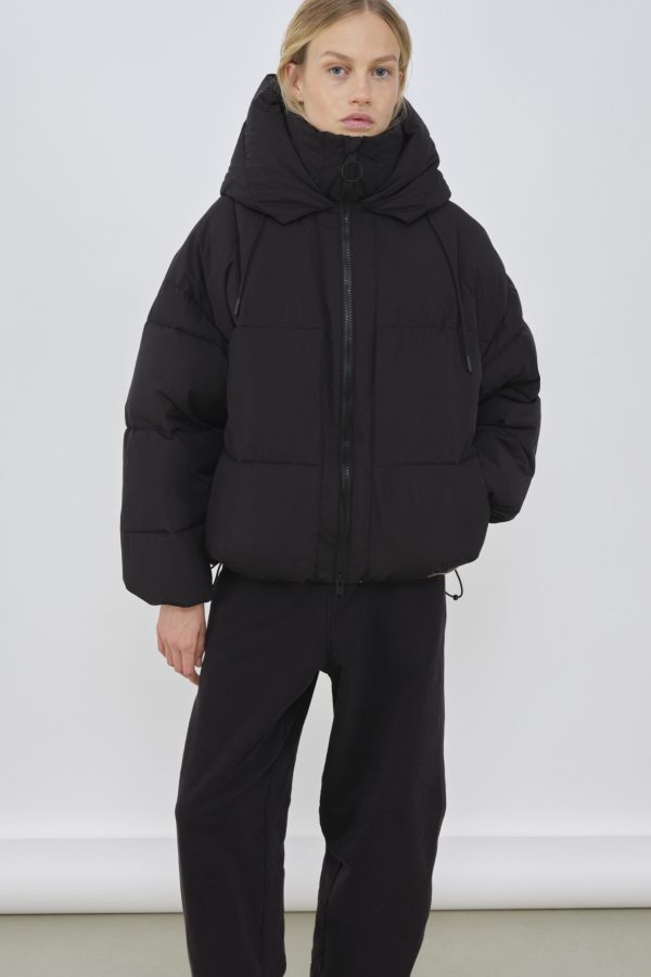 Zonza Puffer Jacket schwarz 3 253 Zonza Puffer Jacket Black 037 scaled 1