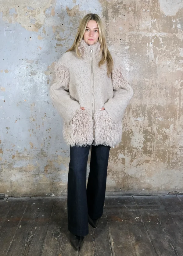 Lammfelljacke 3 Lammfelljacke Rabens Saloner Statement Piece