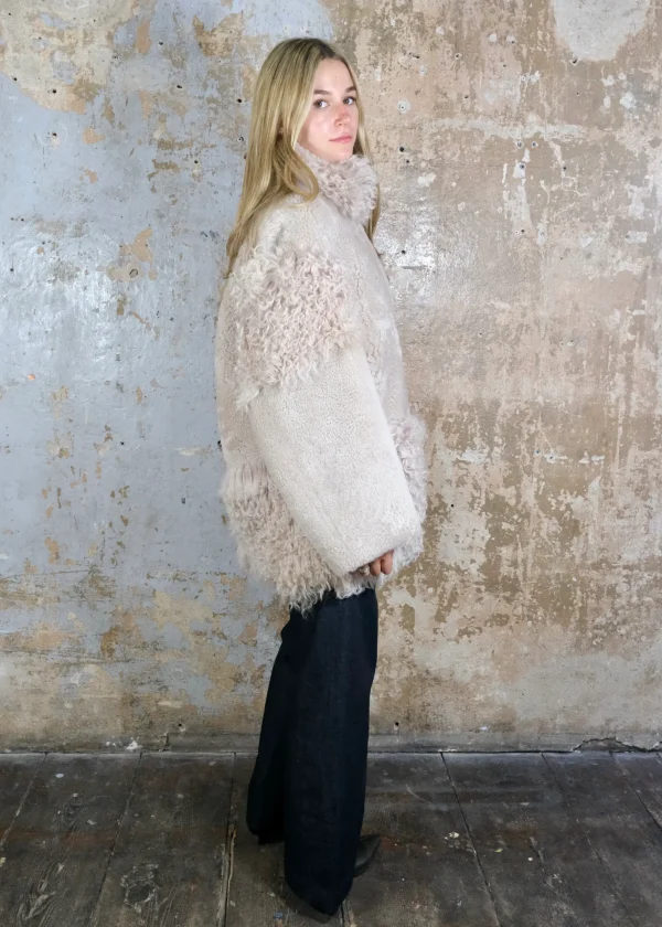 Lammfelljacke 4 Lammfelljacke Rabens Saloner Statement Piece